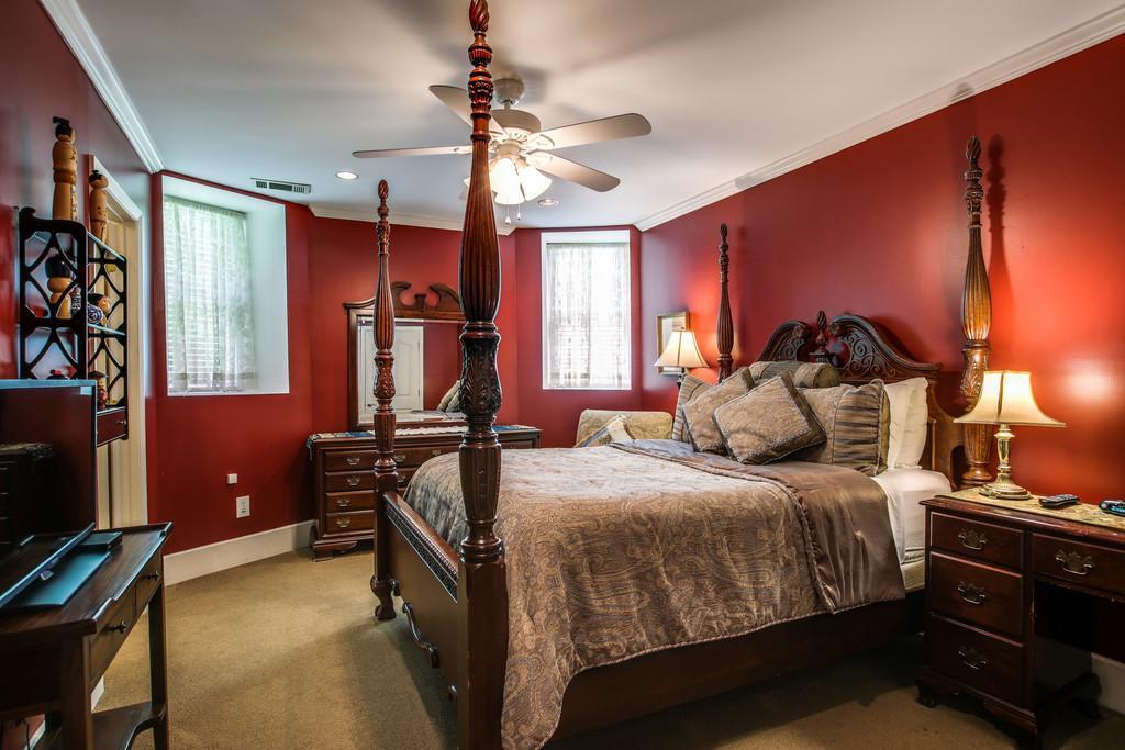 1501 LINDEN MANOR B&B 3⋆ ::: NASHVILLE, TN ::: COMPARE HOTEL RATES